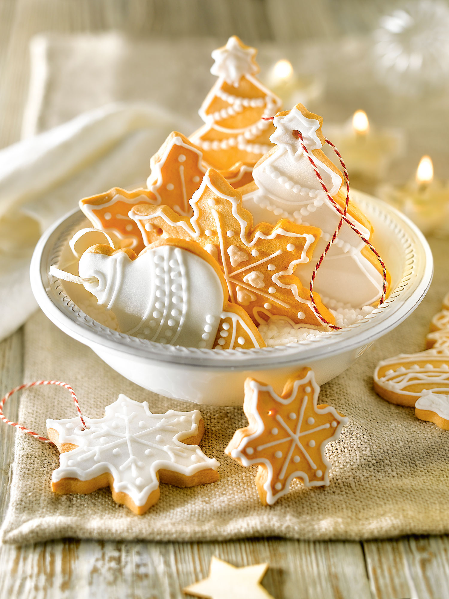 Galletas de Navidad: decorativas galletitas para colgar.