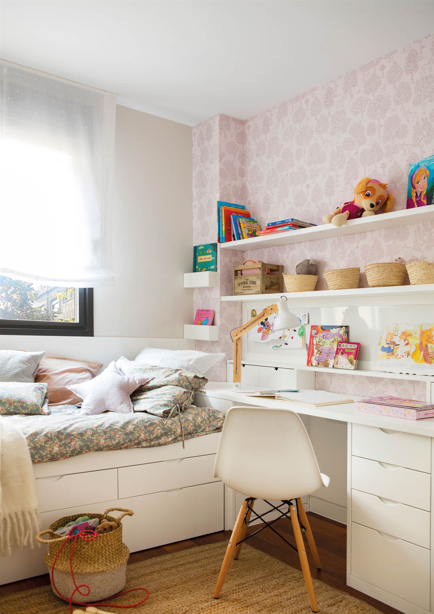 Dormitorio infantil con muebles a medida. 