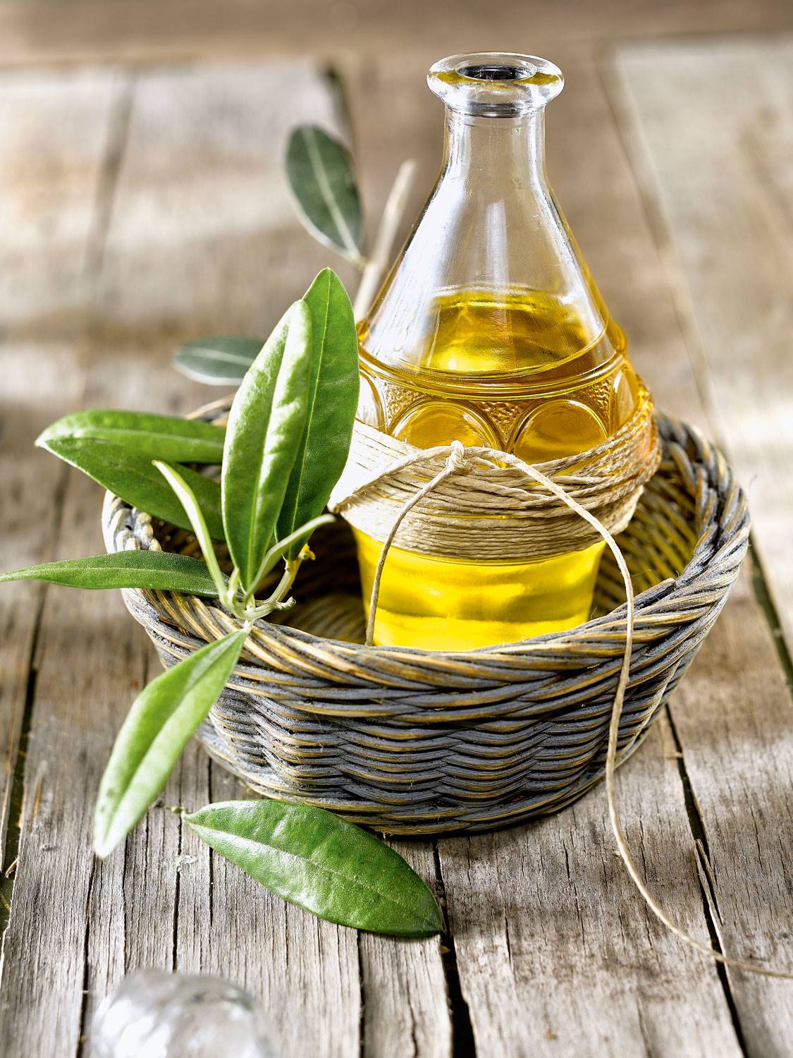 Aceite de oliva para la limpieza del hogar.