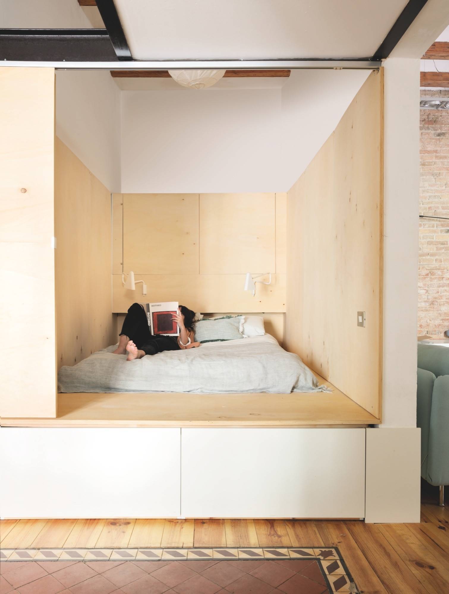 Dormitorio de madera.