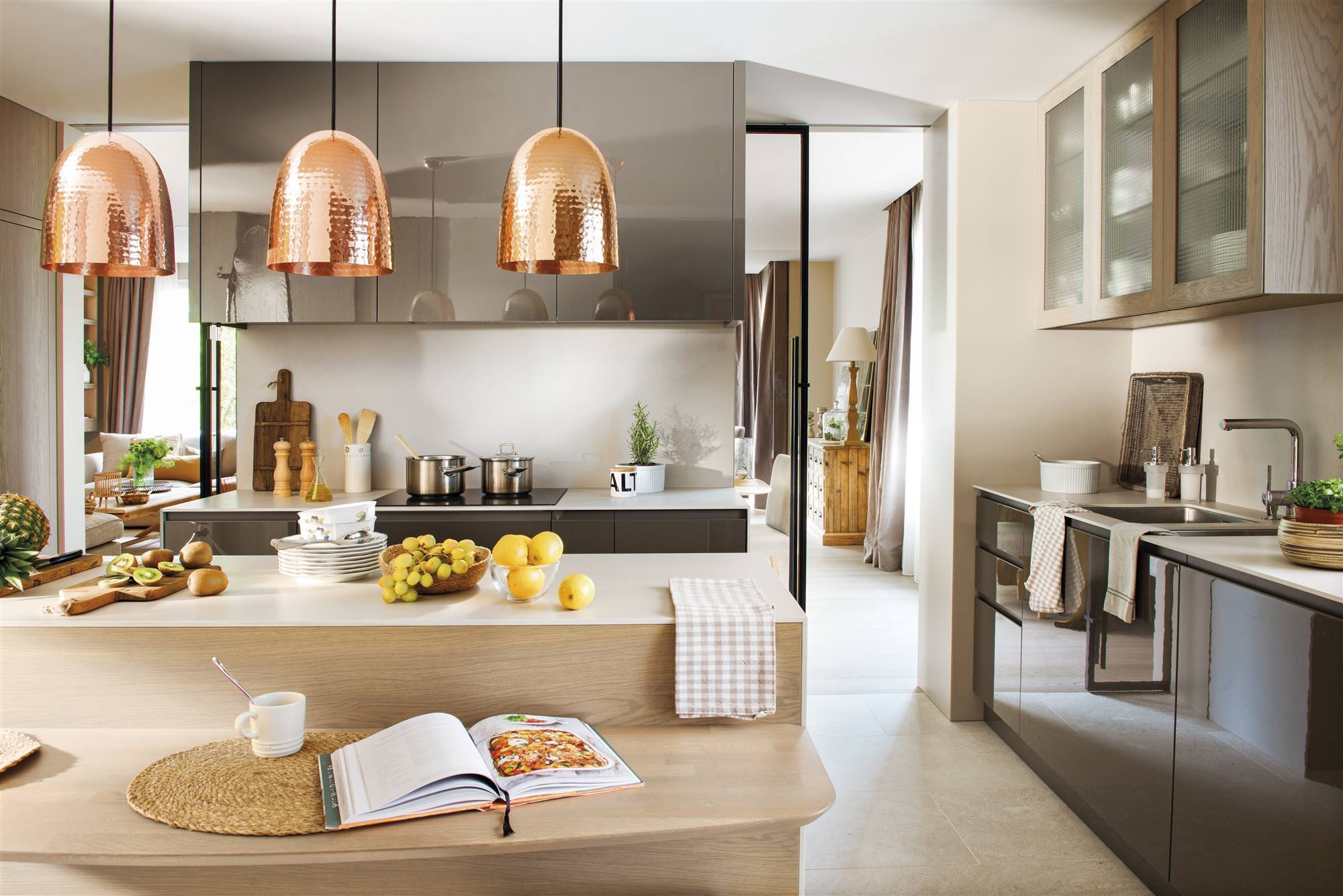 Cocina con muebles lacados