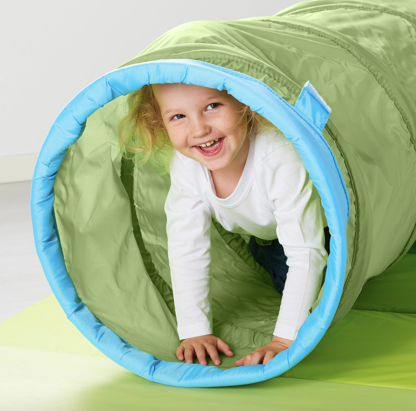 Túnel de juego infantil en color verde BUSA de IKEA