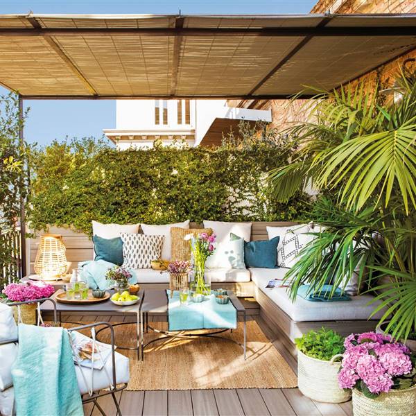Prepara tu terraza este verano con 7 ideas baratas y 7 caras en las que deberías invertir