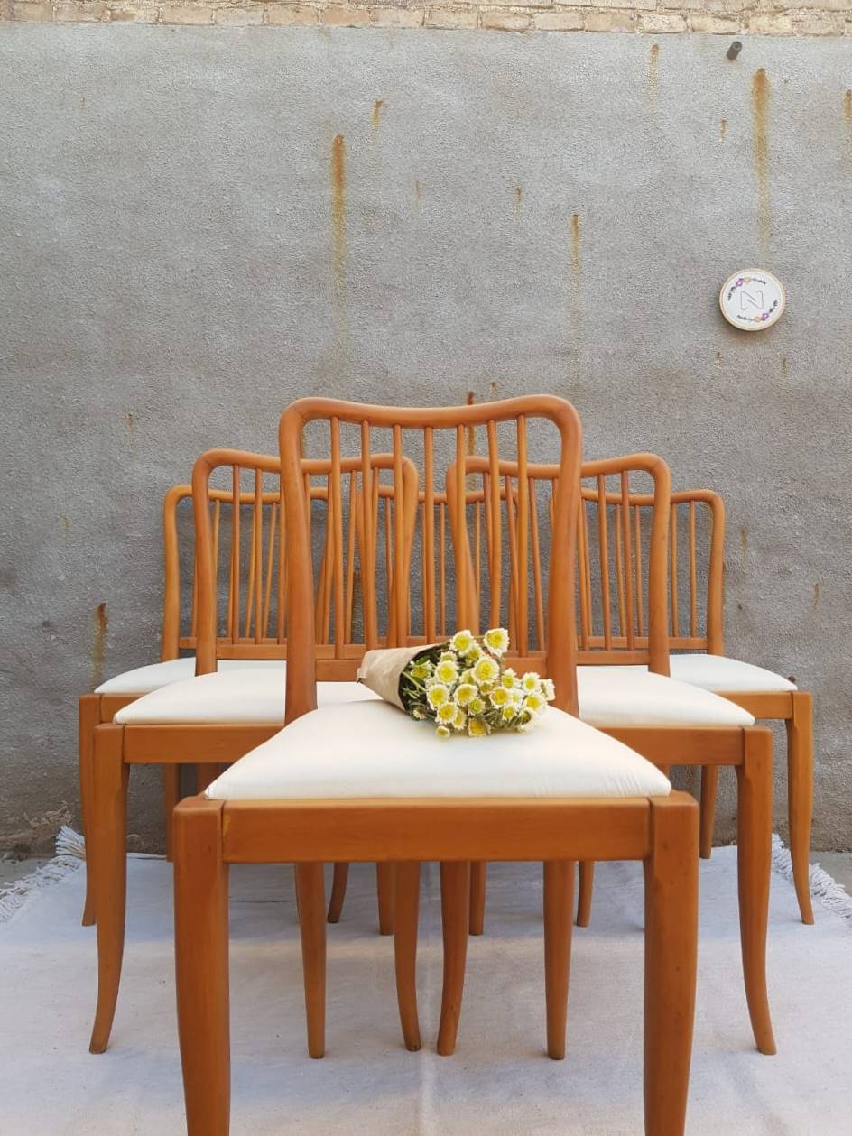 sillas-de-madera-tapizadas-blanco