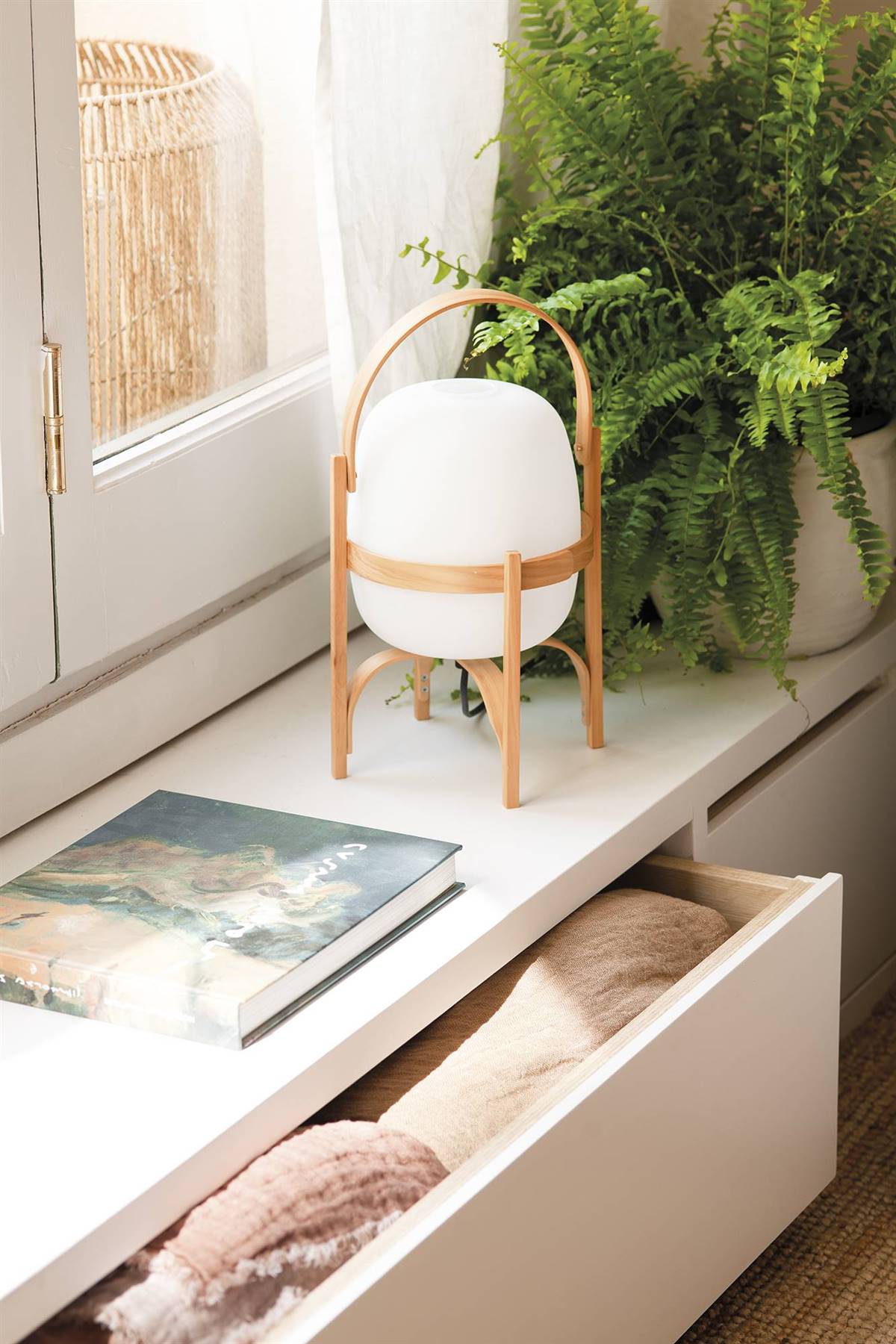 Muebles a medida bajo la ventana (con planos)