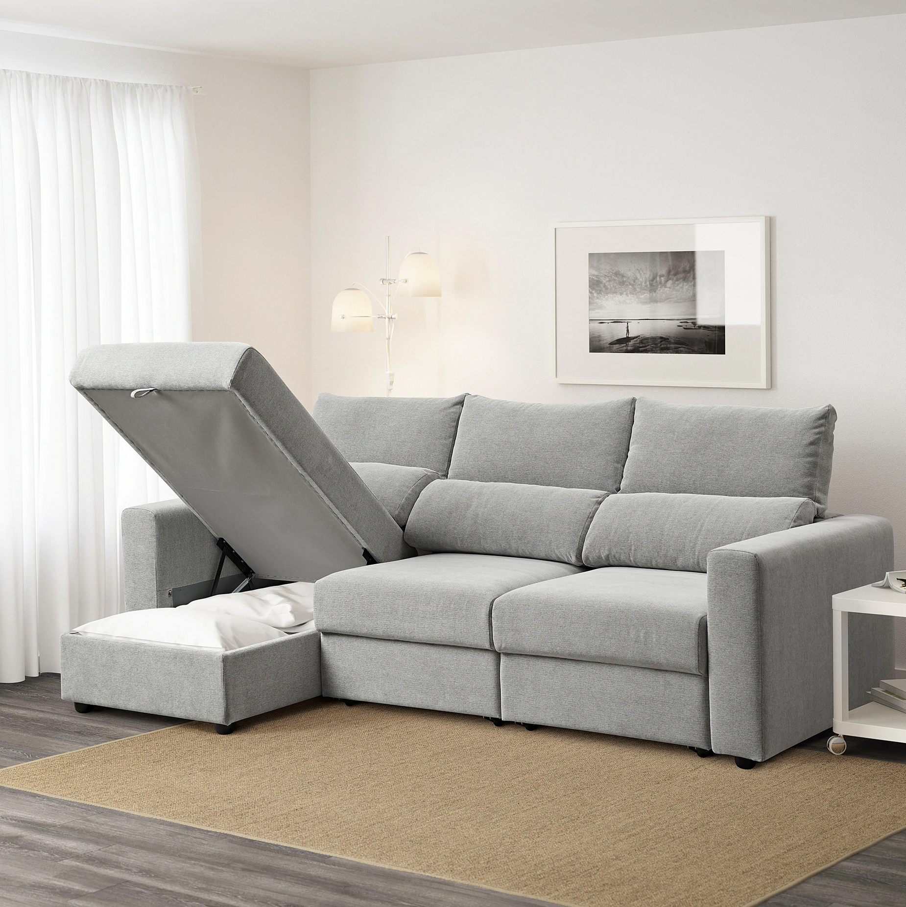 Eskilstuna sofá 3 plazas con chaise longue. Un sofá cama con chaiselongue y respaldo alto