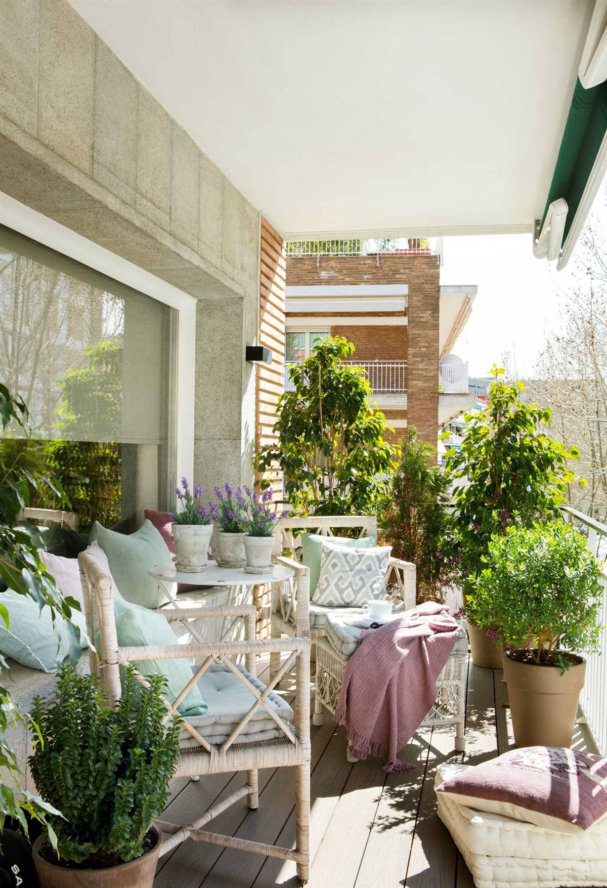 Cómo decorar una terraza pequeña: 40 fotos que te servirán de inspiración