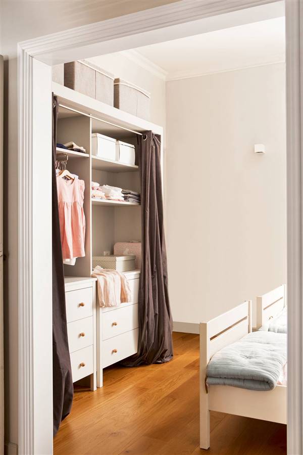 12-dormitorios-el-mueble-con-armarios-de-ikea