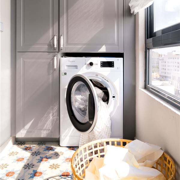 Evita cometer estos 16 errores al poner la lavadora si quieres que la ropa salga limpia (de verdad)