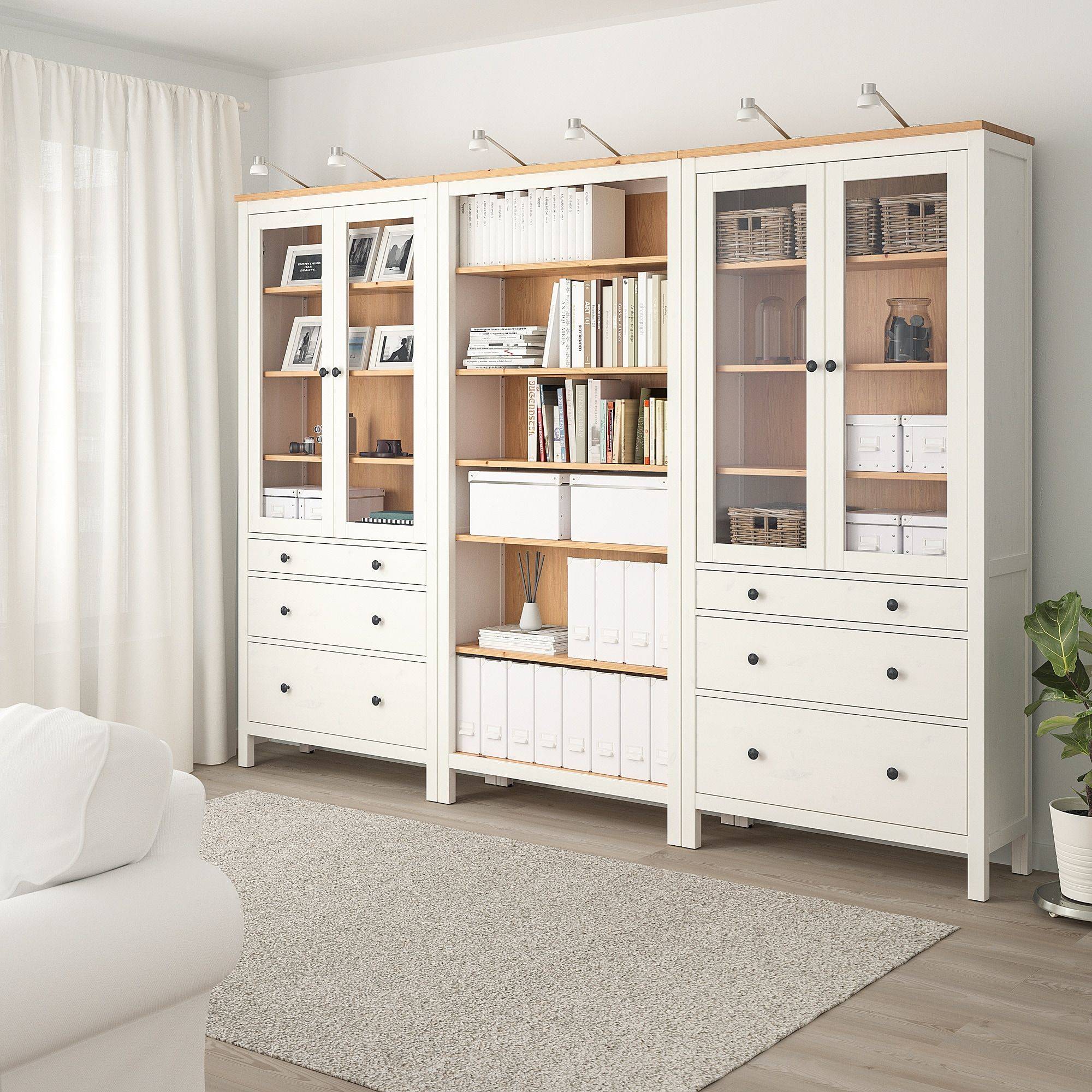 Mueble de salón blanco HEMNES de IKEA