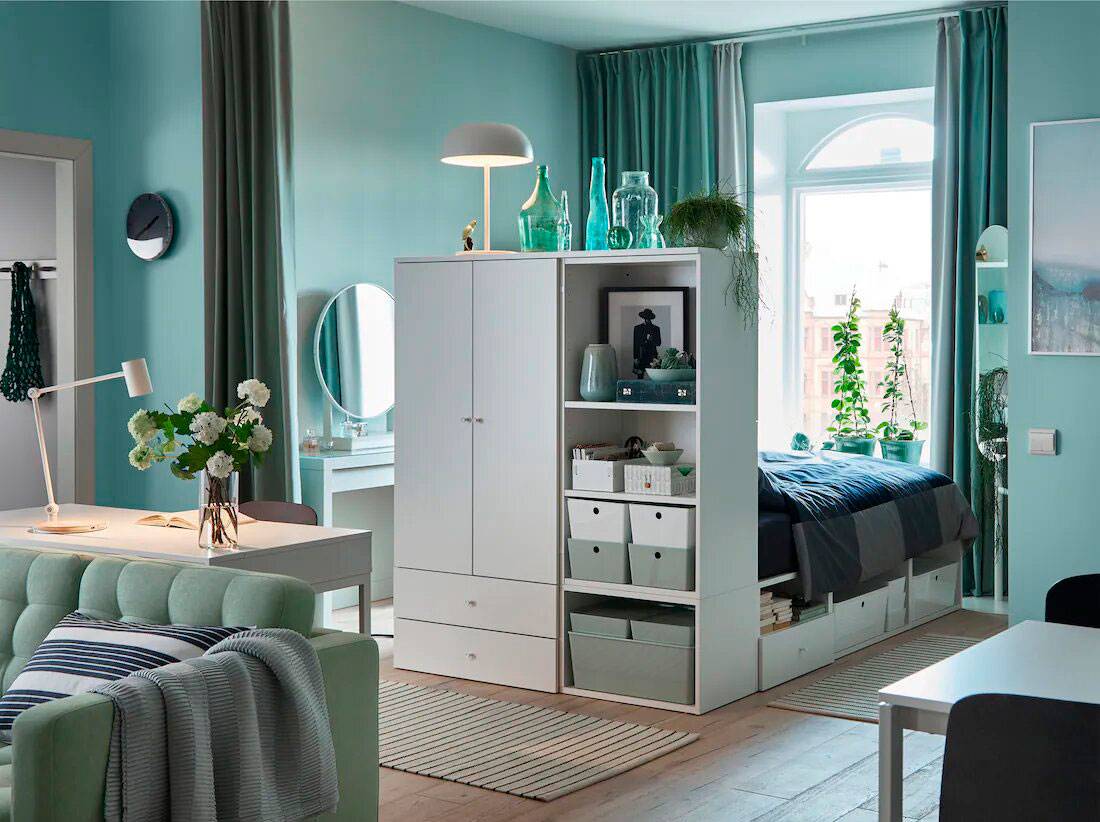 dormitorio-verde-claro-con-salon-de-Ikea