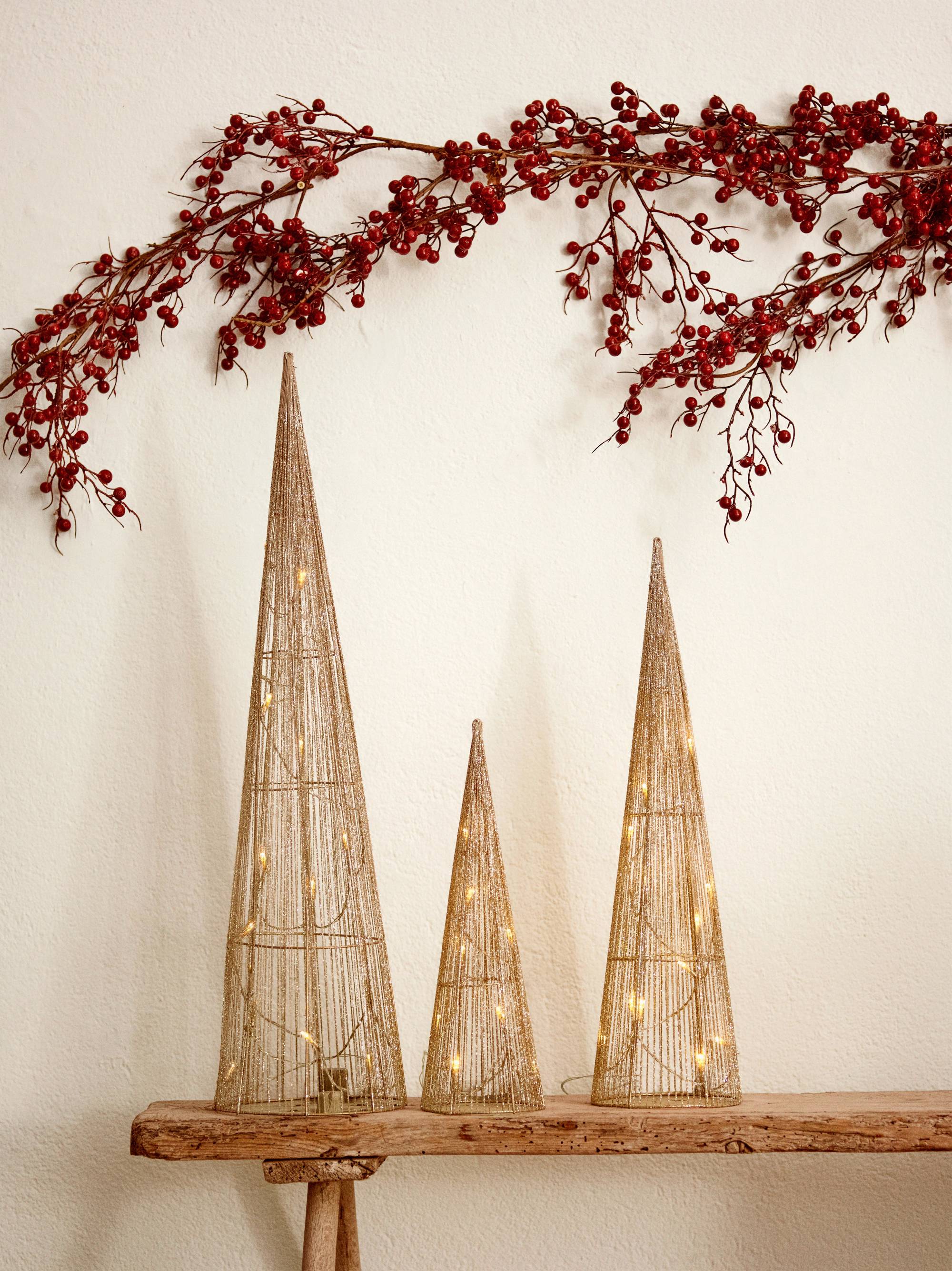 Set de árboles de Navidad Marlene de Kave Home.