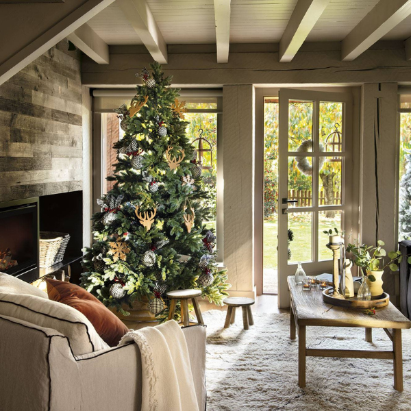 Una casita de madera para vivir una Navidad invernal y gustosa perfecta. Con adornos, mantas y detalles con muuuucho encanto
