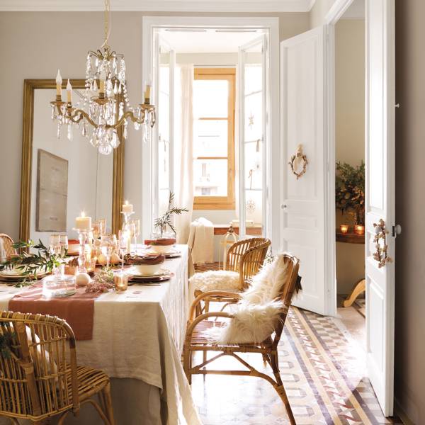 4 mesas de Nochevieja muy bien decoradas a todo detalle para lucirte en la última noche del año (¡y su aperitivo ideal!)