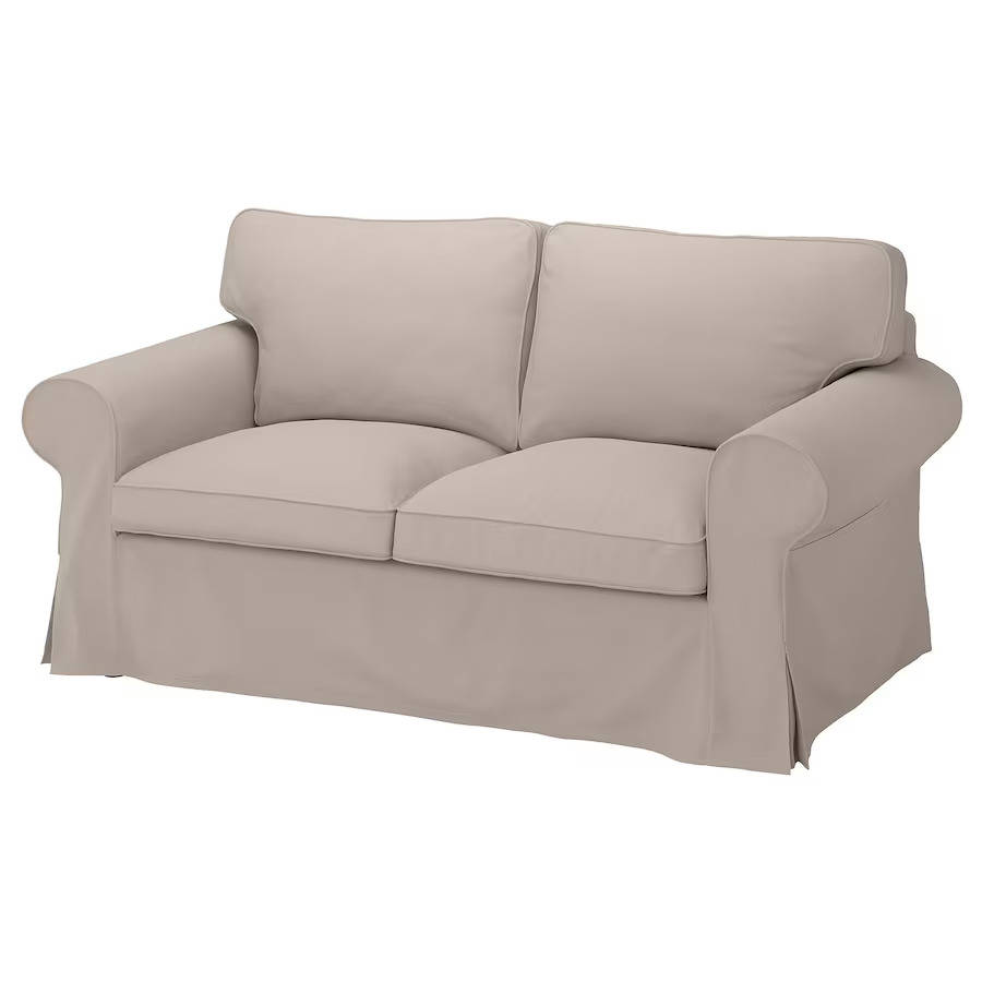 Un sofá de estilo clásico muy mullido