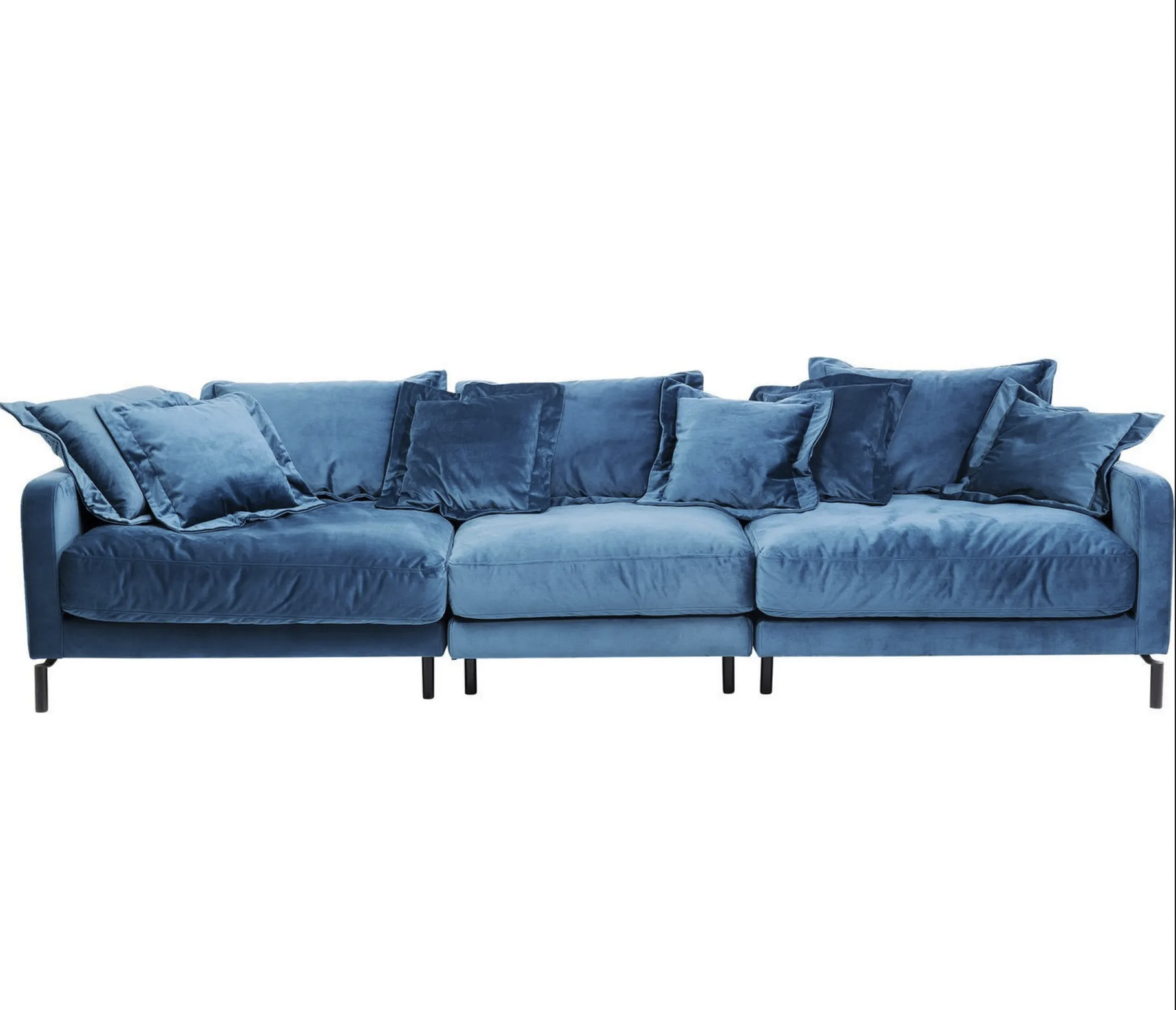 Un sofá de terciopelo azul para toda la familia de Maisons du Monde.