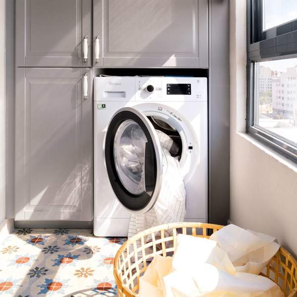 No te lo vas a creer: limpia la lavadora con este producto casero baratísimo y déjala como nueva (VÍDEO)