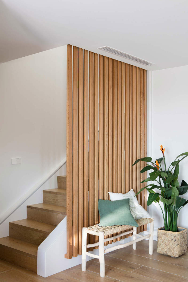 Los paneles decorativos de madera con listones son tendencia