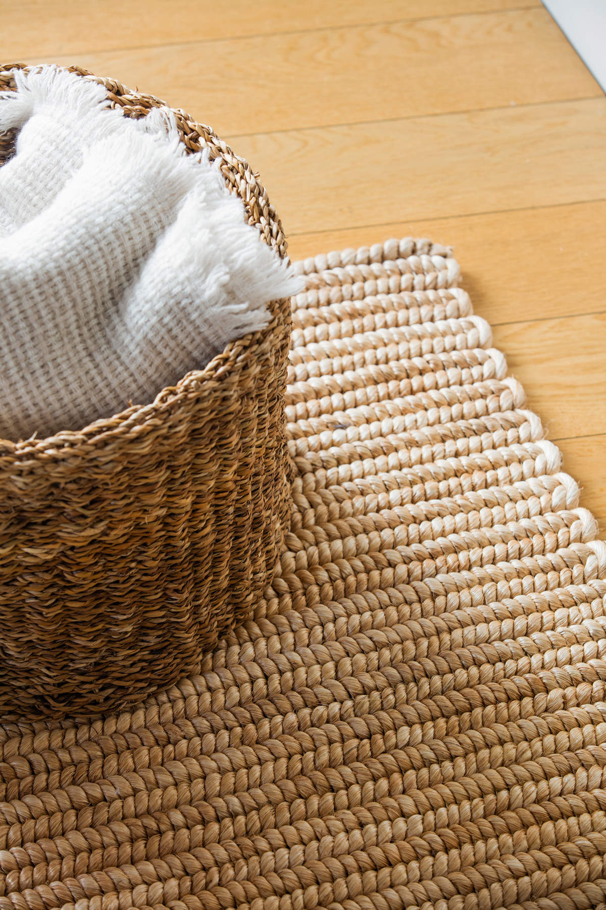 alfombra de fibra natural.