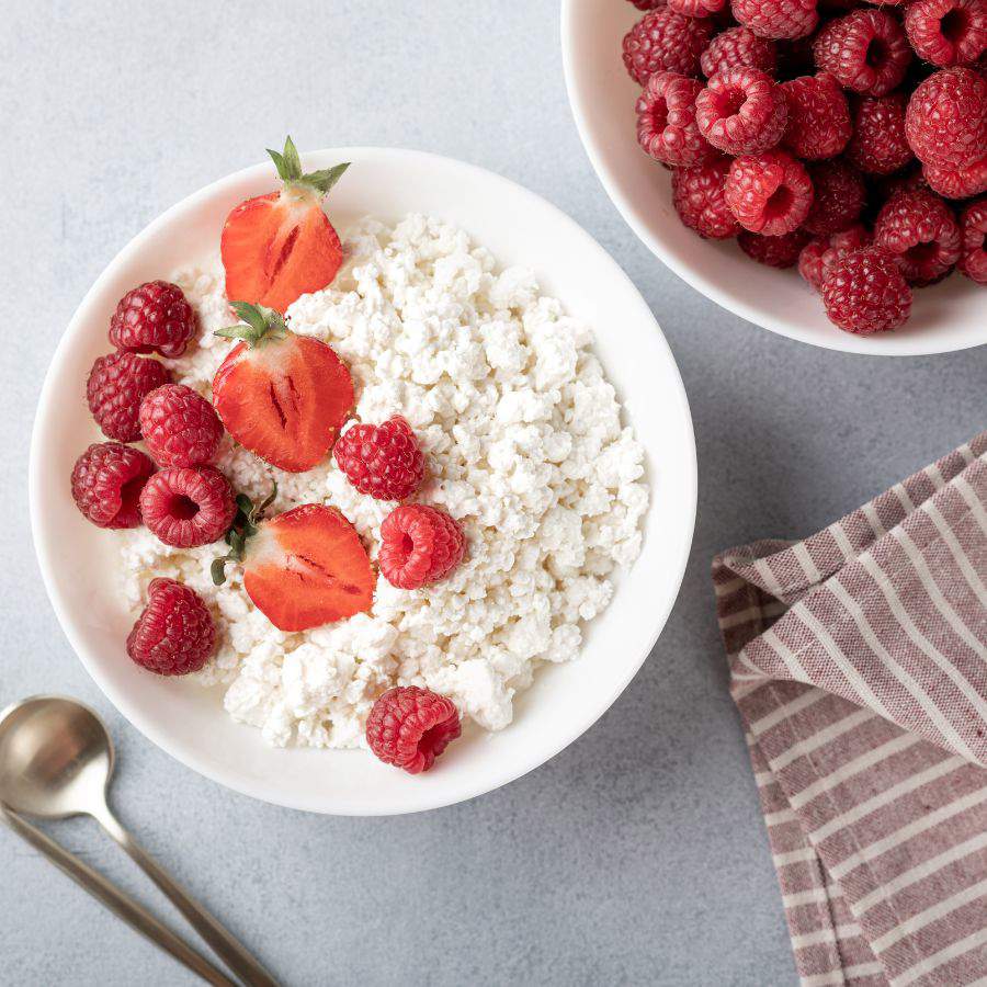 Postre de frutas con requesón