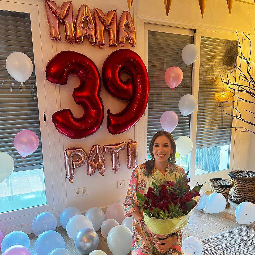 Patricia Pardo el día de su cumpleaños en la casa que comparte Christian Gálvez.