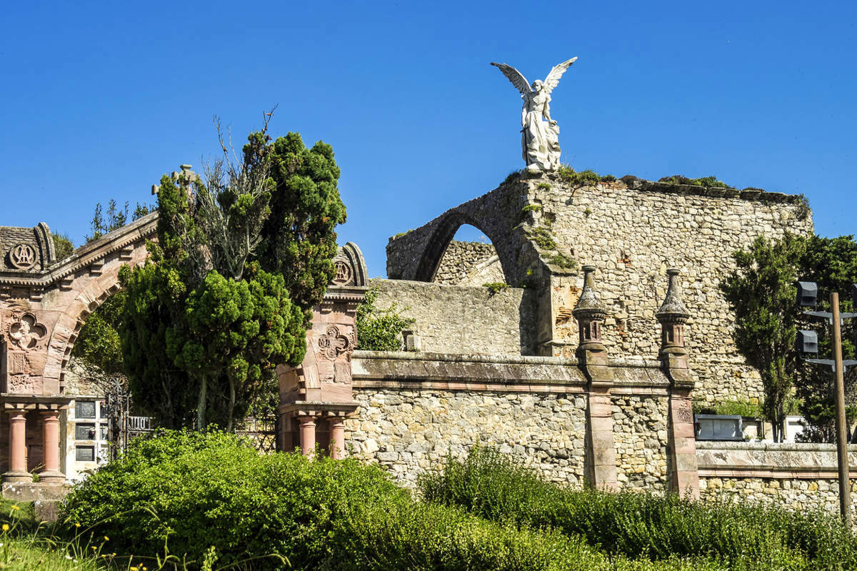 Cementerio de Comillas, uno de los más bonitos de España 