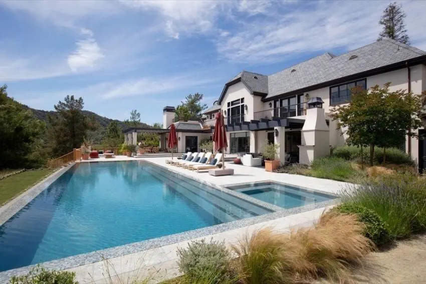 La piscina en California de Justin y Hailey Bieber.