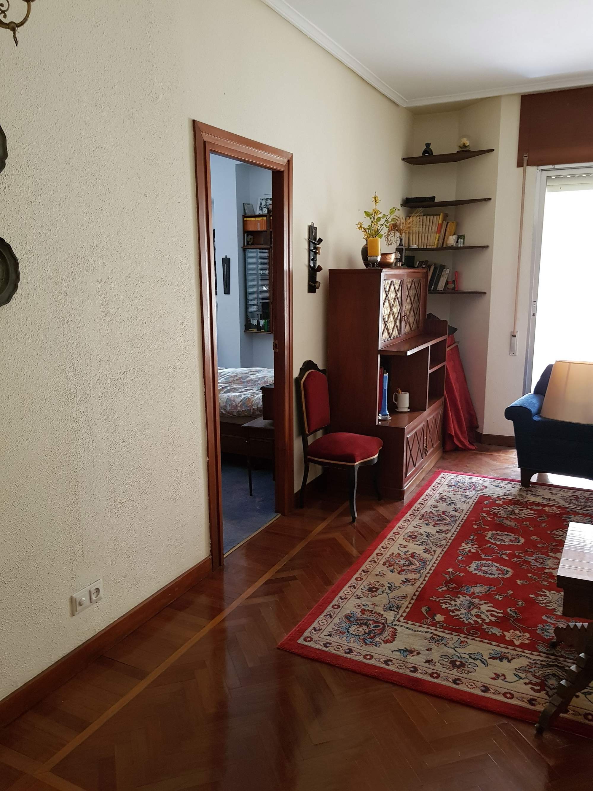 Un salón viejo en una casa de Bilbao.