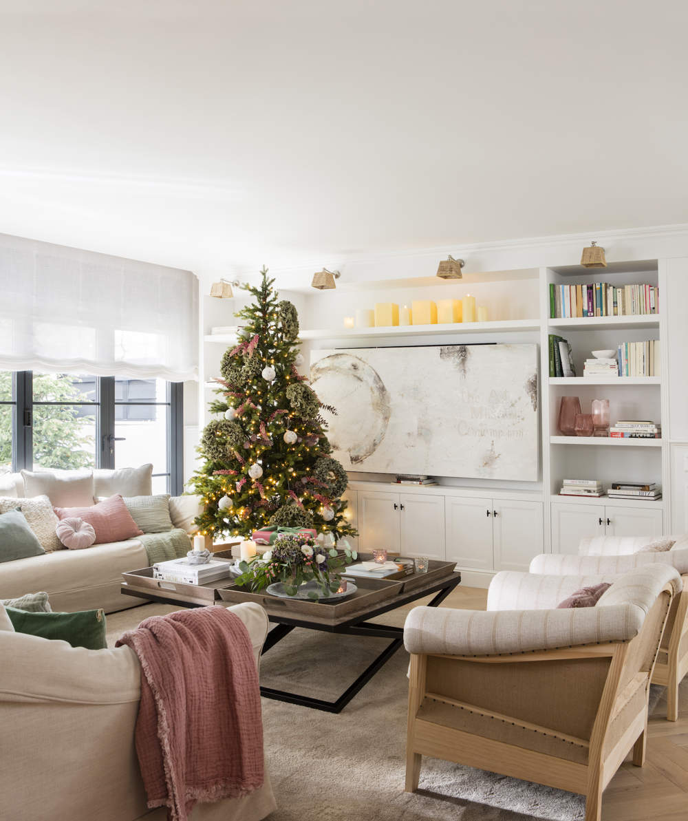 salon moderno con arbol de navidad 
