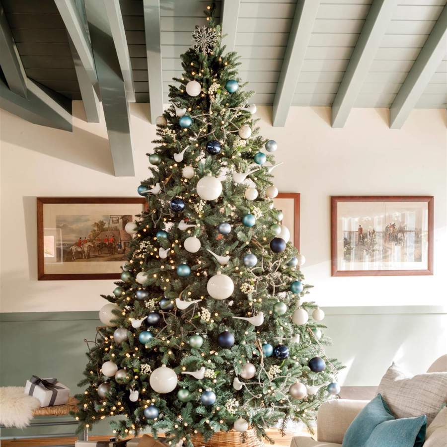 Pon y quita el árbol de Navidad estos días y tendrás suerte el próximo año