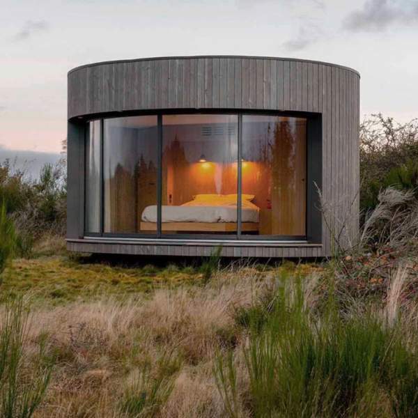 Una MINI CASA circular de 18 m2 en pleno bosque: es puro lujo silencioso, diseño y con vistas espectaculares