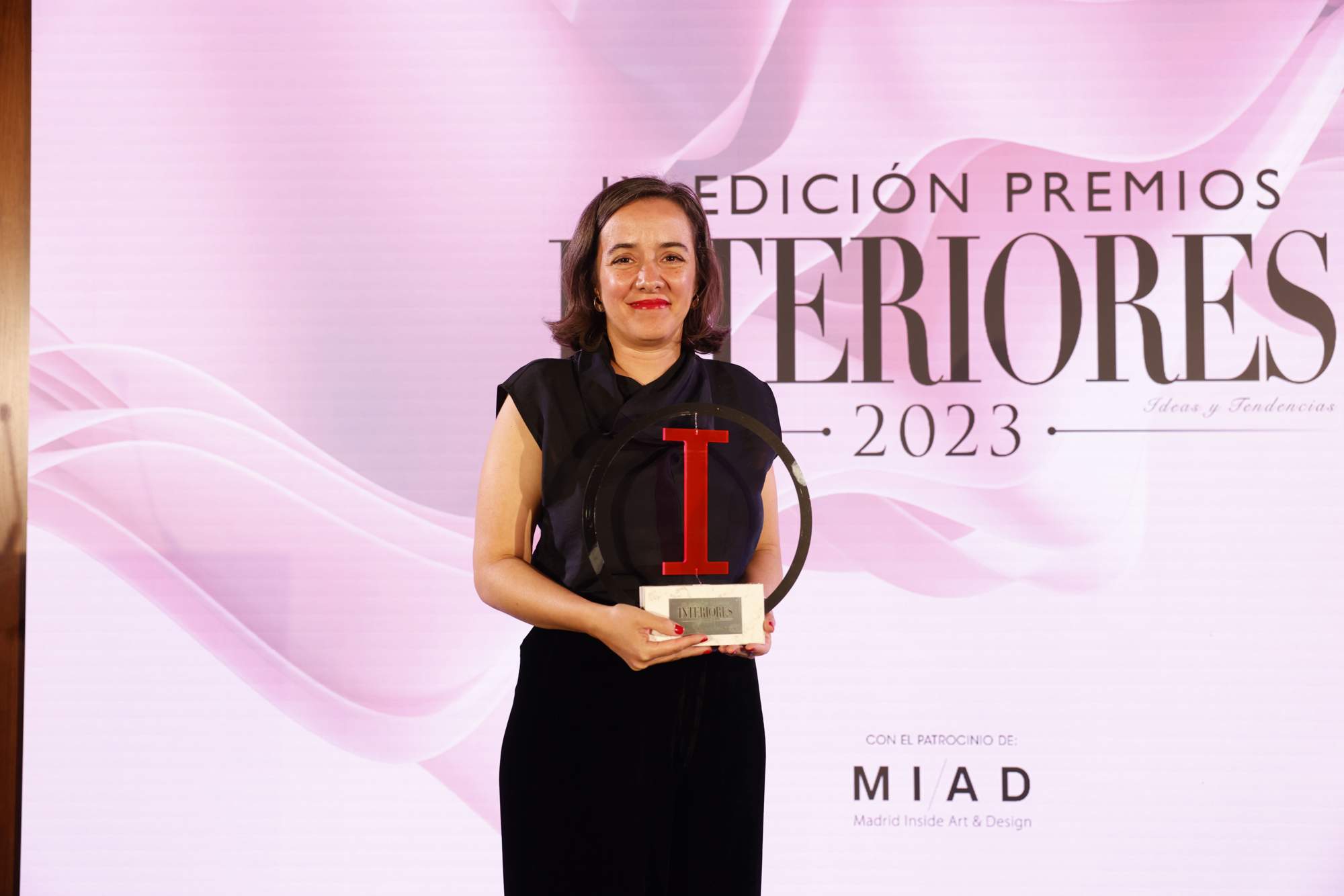 Mariana Gonza´lez recoge premio en representación de MataAlta