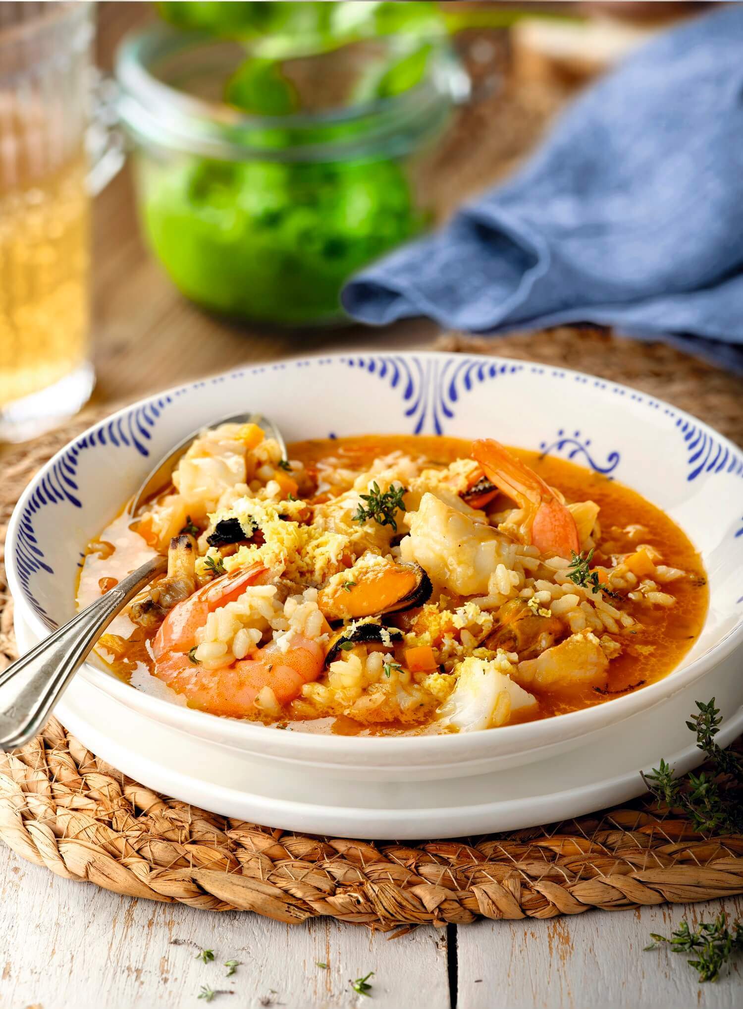 Recetas de sopa de pescado: sopa de pescado con arroz y huevo.