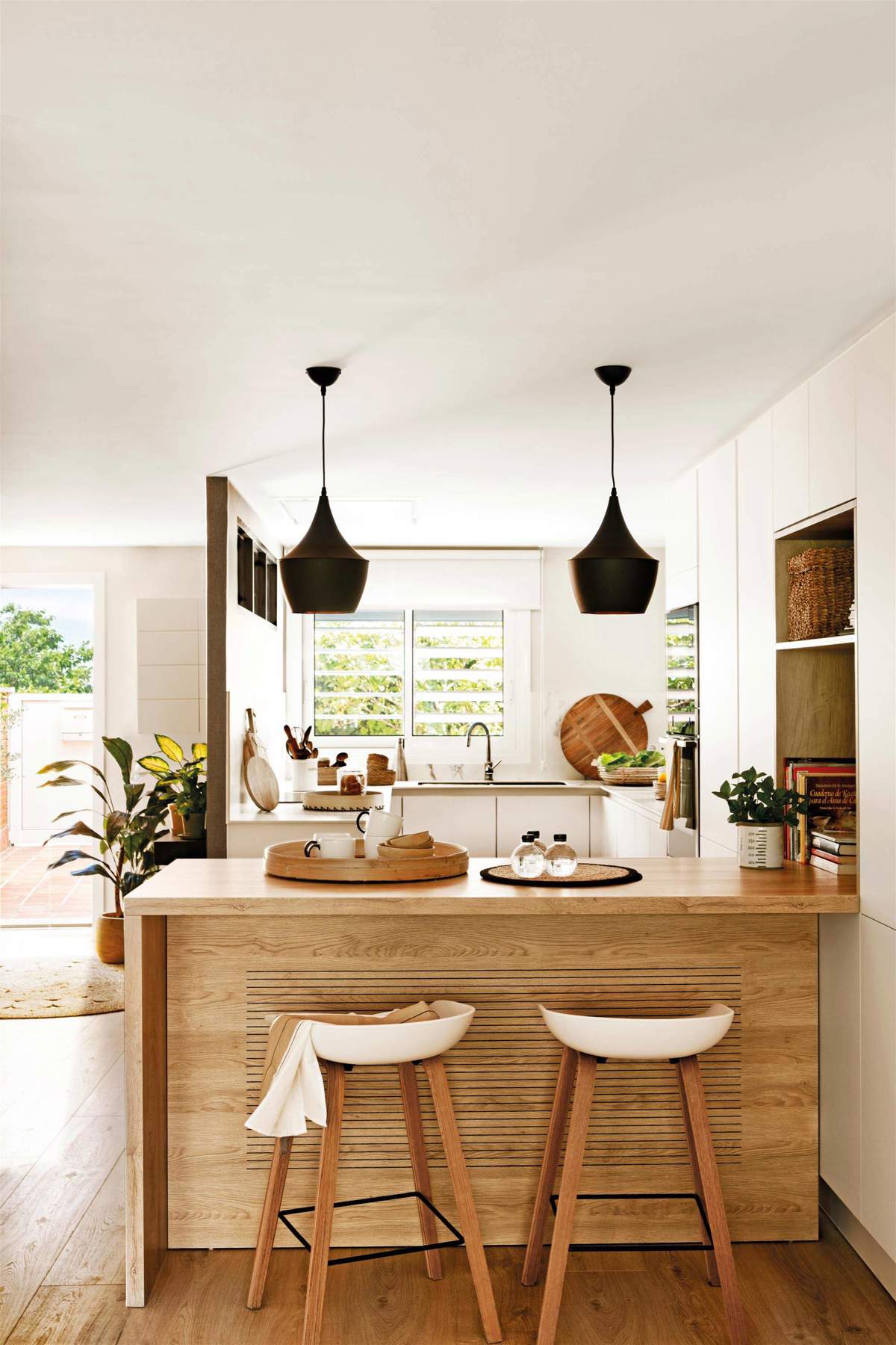 8 cocinas con zona de desayuno (offices, barras, mesitas...) bonitas y ...