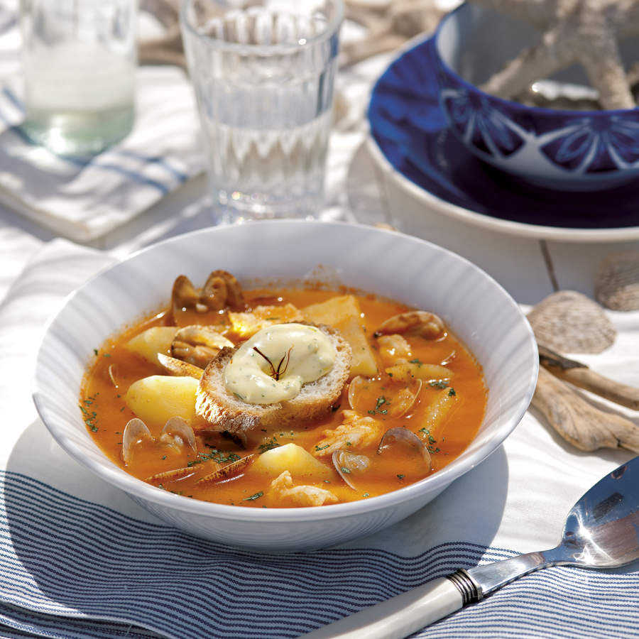 Receta facilísima y rica del día: la sopa de pescado más sabrosa para el invierno.