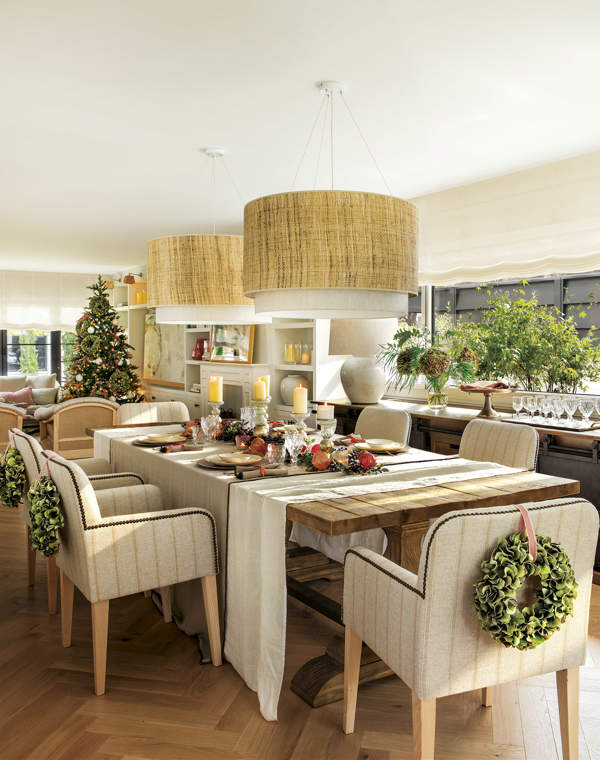 Una casa blanca llena de ideas decorada de Navidad por la revista El Mueble: &iexcl;te encantar&aacute;n sus toques de color! 