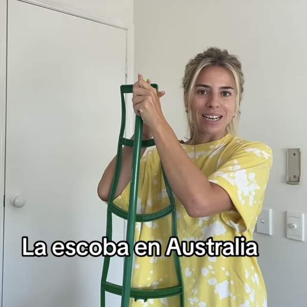 Esto es 'raro, raro, raro': una española que vive en Australia nos sorprende con las escobas y fregonas de este país