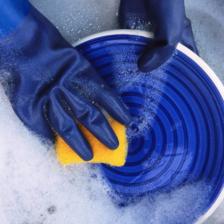 5 cosas que nunca deberías limpiar con el líquido de lavar los platos