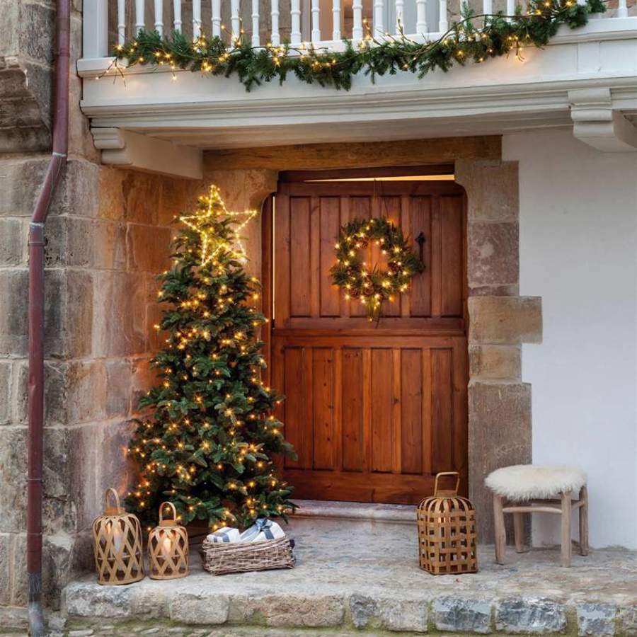 5 ideas fáciles y resultonas para decorar las puertas de casa esta Navidad