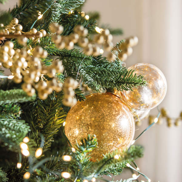 15 ideas fabulosas de revista para decorar el árbol de Navidad