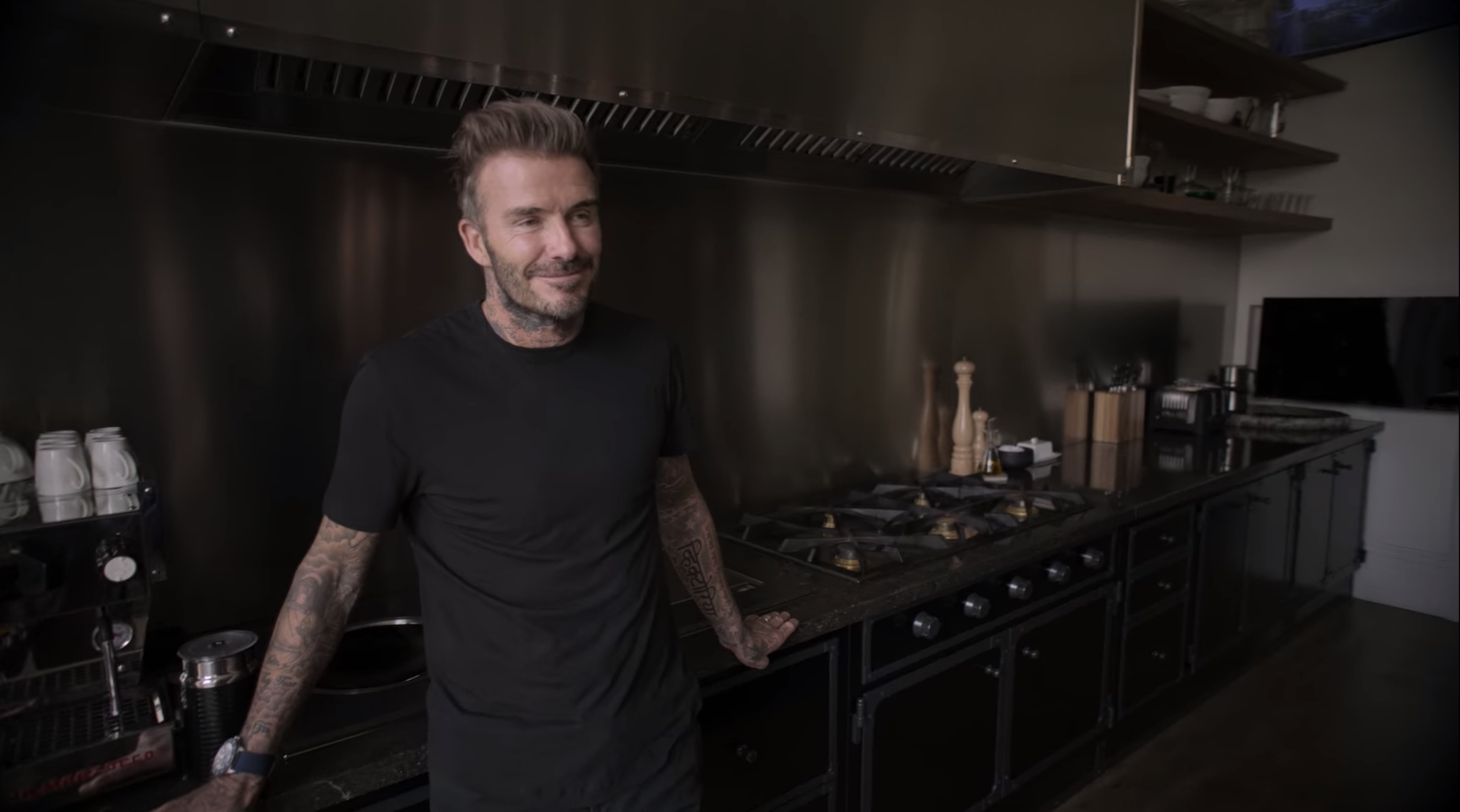 David Beckham en su casa en la campin~a inglesa.