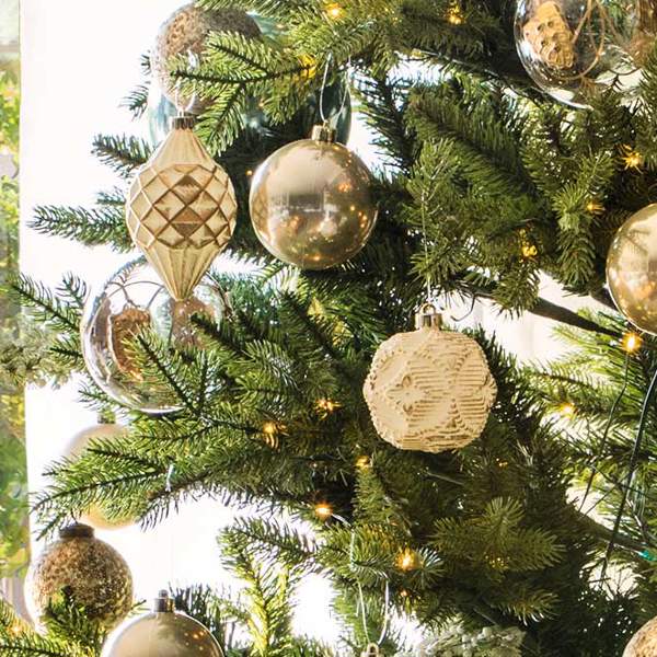 Decoración de Navidad de Leroy Merlin: las coronas, bolas, árboles y adornos más bonitos del 2023 (a muy buen precio)