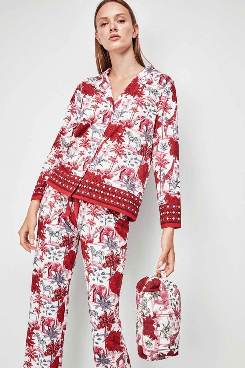 Pijama camisero de seda.