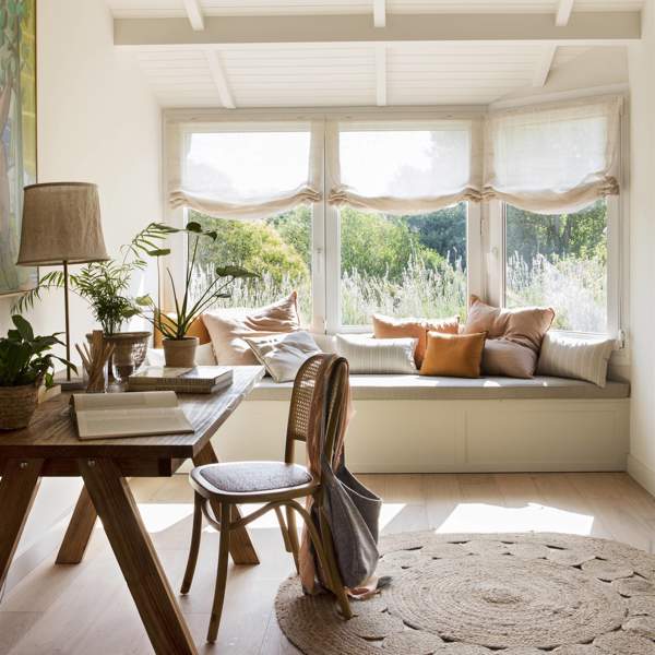 En tu casa no se pierde ni un solo centímetro: 7 muebles bajo ventana que aprovechan el espacio perfectos para pisos pequeños