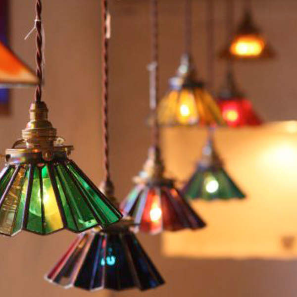 Lámparas Tiffany: 10 modelos eternos que subirán el nivel de cualquier rincón de tu casa
