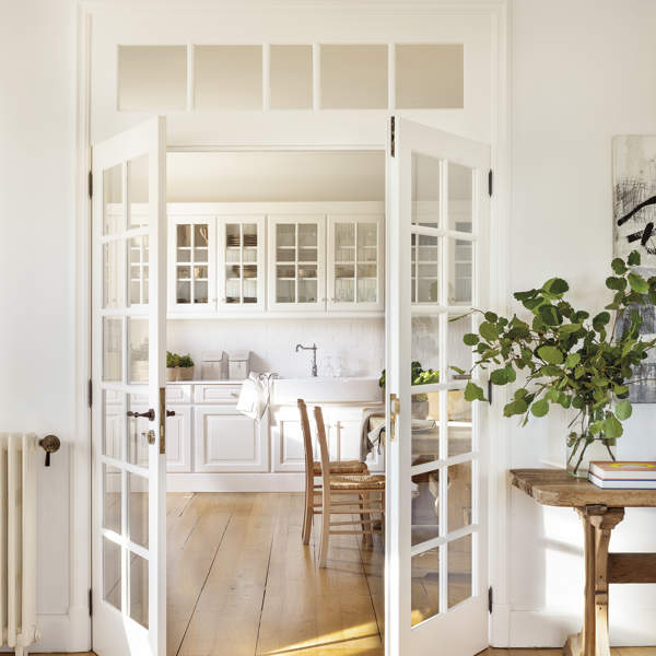 Adiós puertas interiores sin estilo: 9 ideas fáciles y resultonas para subir el nivel de la decoración de tu casa