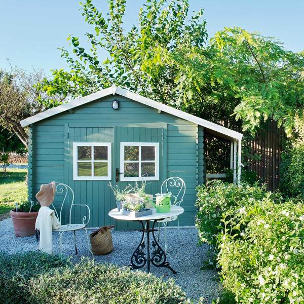 Leroy Merlin tiene la caseta de madera perfecta para ganar espacio y orden en tu terraza o jardín pequeño