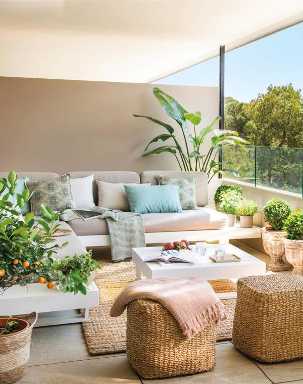 12 FOTOS e ideas para decorar tu terraza en 2024 y triunfar: looks naturales, muy elegantes y con plantas 