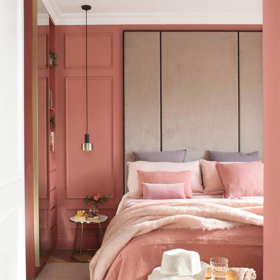 00470676_ALT_00000924 Pared de dormitorio pintada de rosa