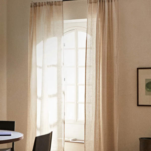 Novedades de Zara Home: 5 cortinas y 1 estor para darle un toque primaveral y estiloso al salón de casa